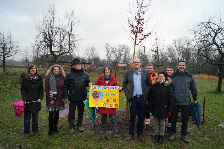 Baumpflanzaktion Hebelschule